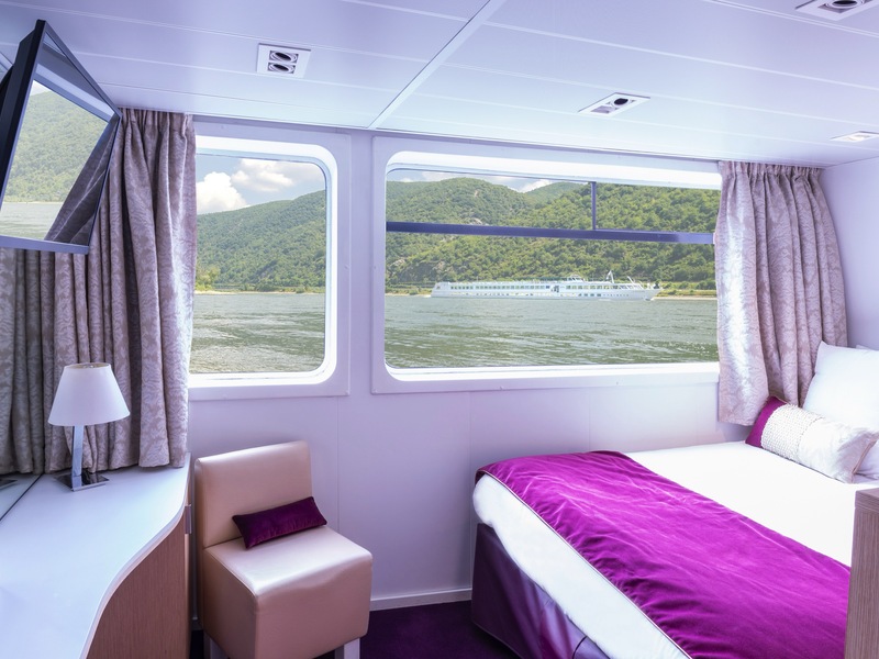 Main Deck 1 Double Bed CAT. C